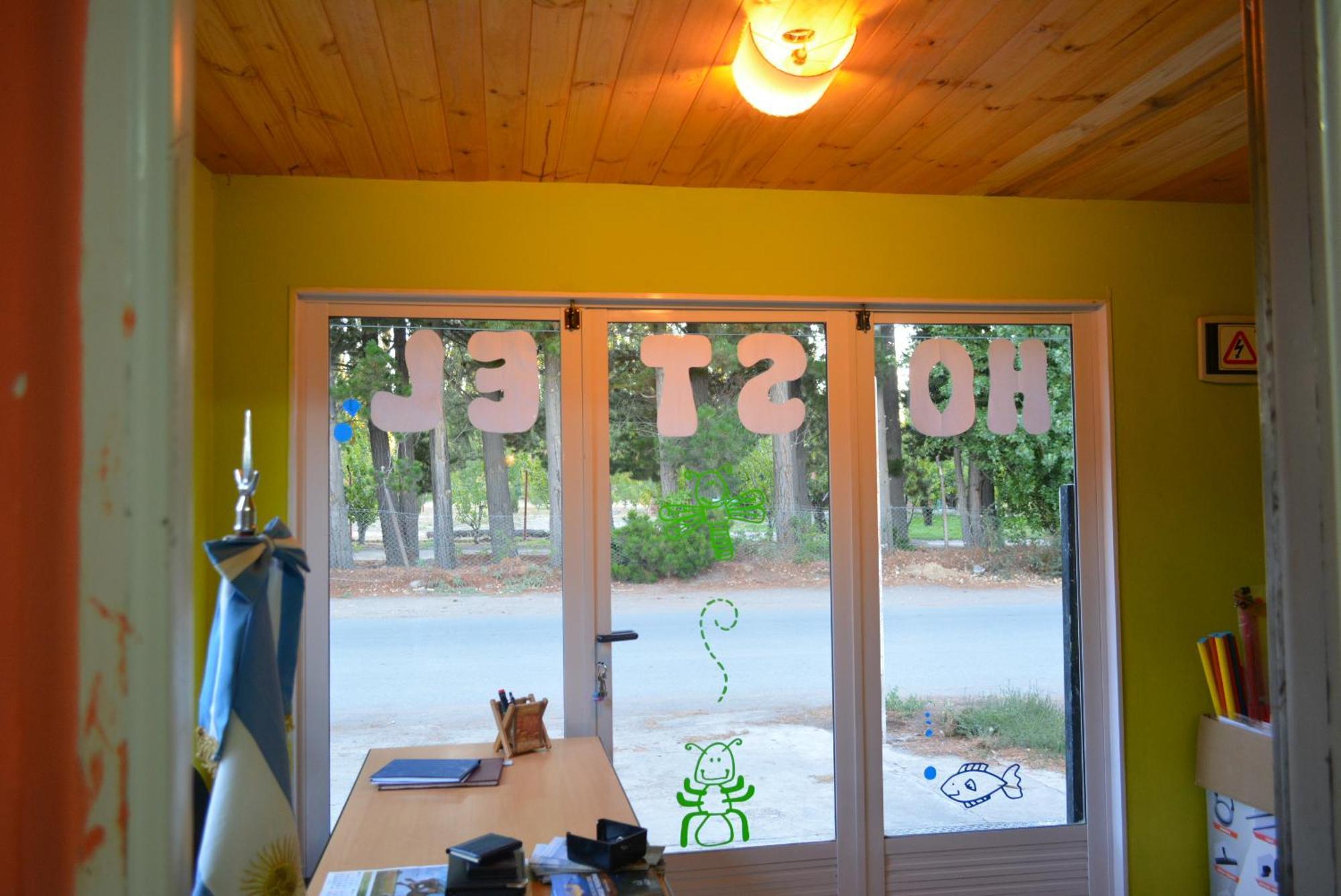 Hostel El Viajante Los Antiguos Exterior foto